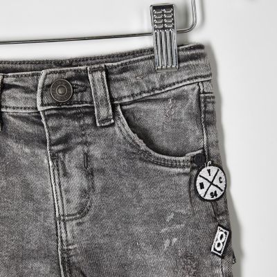 Mini boys grey acid wash Sid badge jeans